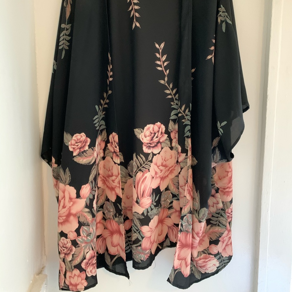 Beautiful floral robe from Charlotte Russe